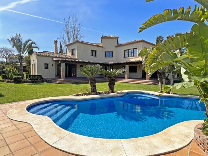 Luxury villa in Andalusian style in scenic Mijas Golf